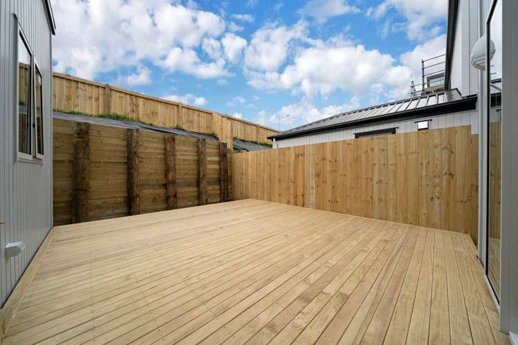 14 Ballyalton Cresent Flat Bush_20