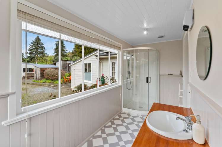 121 Pretty Bridge Valley Road Wakefield_15