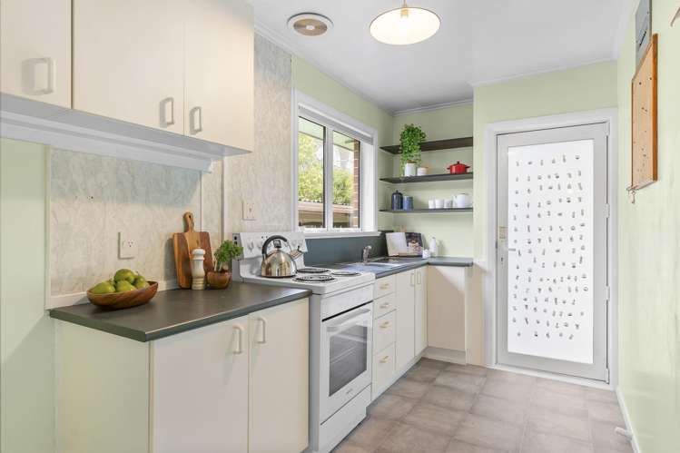 1/1 Gard Street Silverstream_4