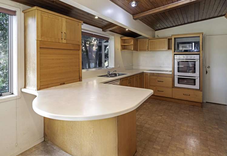 14 Charles Dickens Drive Mellons Bay_7