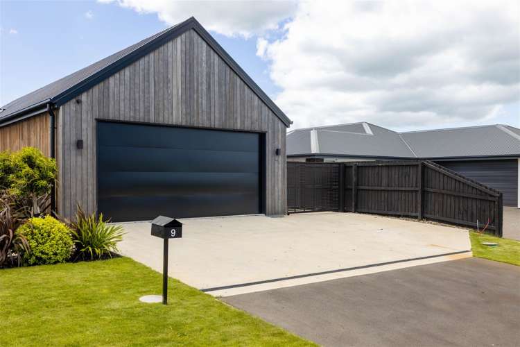 9 Russ Drive Lincoln_24