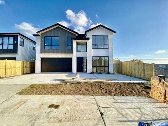 Flat Bush, 7 Bedrooms & 5 Bathrooms.
