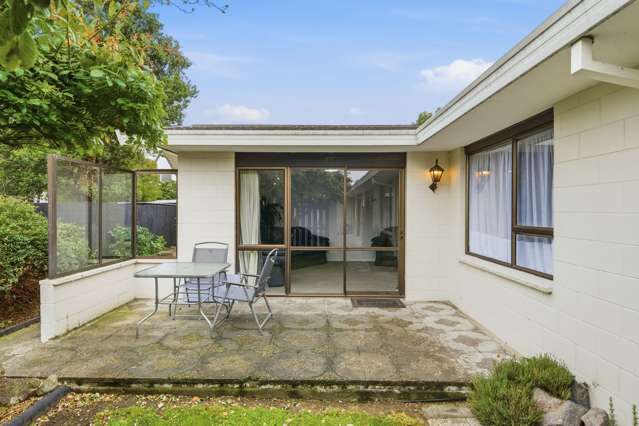 Neat, Tidy and Easy-Care Cross-Lease Living