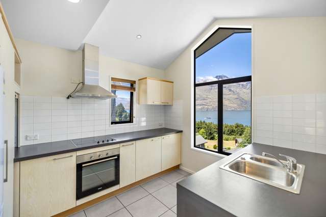 4/8 McKerrow Place Sunshine Bay_3