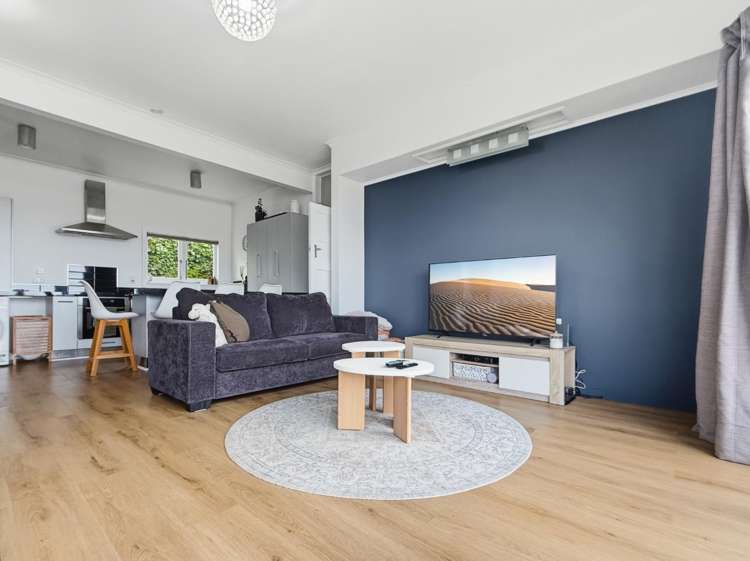 5 Oliver Road 10782_3