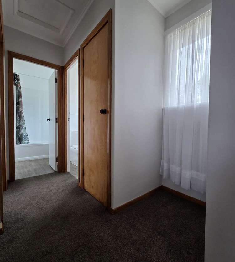 8A Devon Place Cannons Creek_12