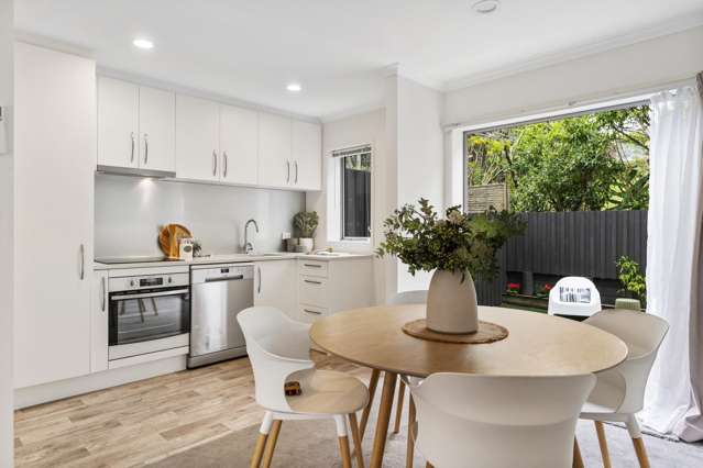 8/13 Kaihu Street Northcote_1