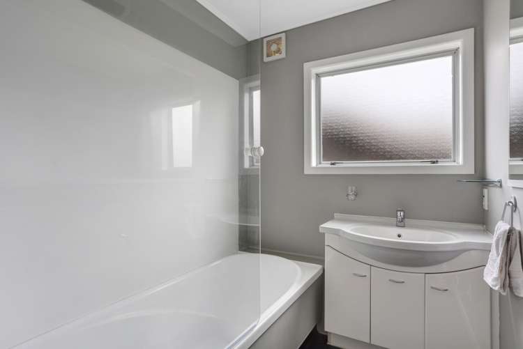 9 Mcfadden Drive Mosgiel_16