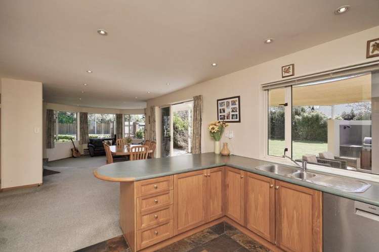 19 Littles Lane Woodend_16