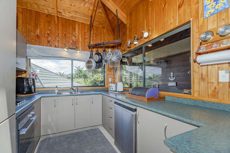 2 Pohutukawa Grove Whitianga_6