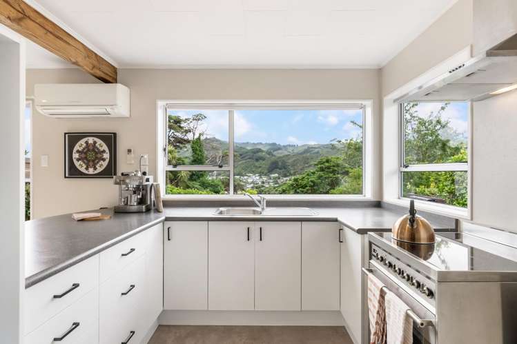 6B Ely Grove Wainuiomata_4