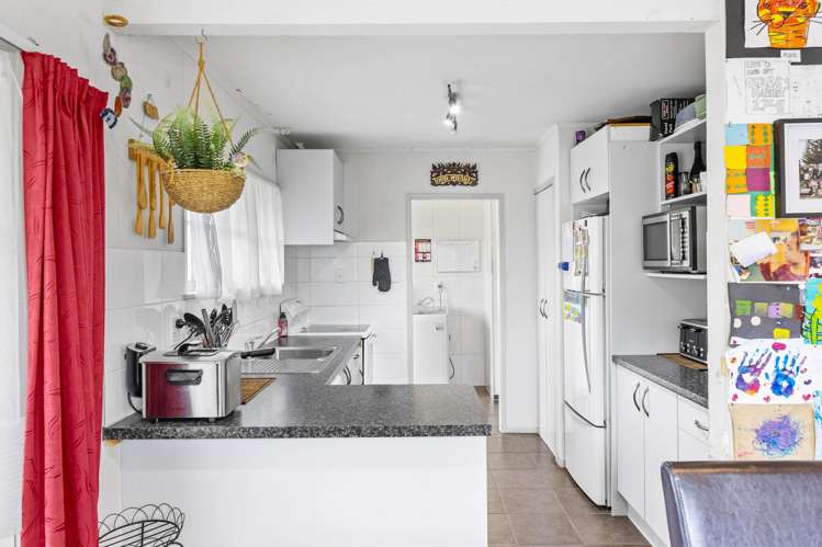 2/1 Raddock Place Farm Cove_7