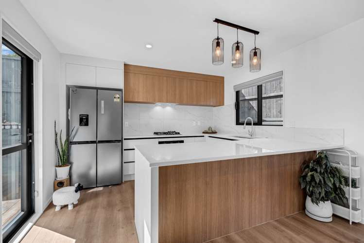 82E White Swan Road Mt Roskill_11