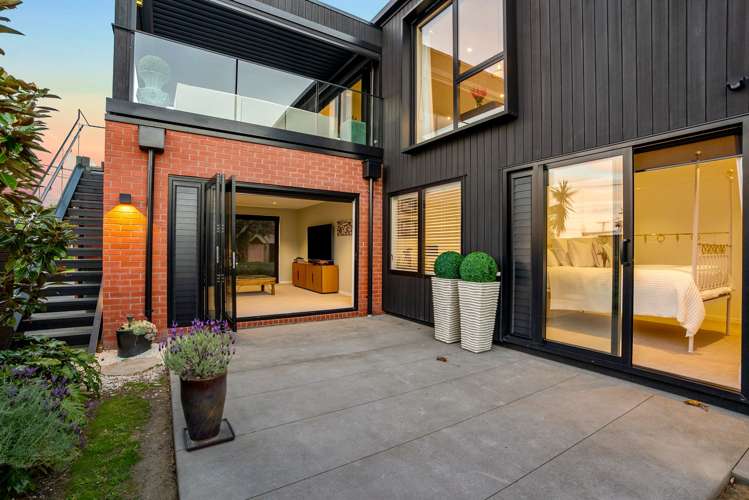 10 Vaughan Crescent Murrays Bay_13