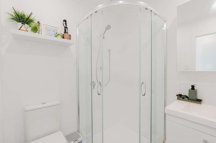 4/28 McKay Drive Temple View_6