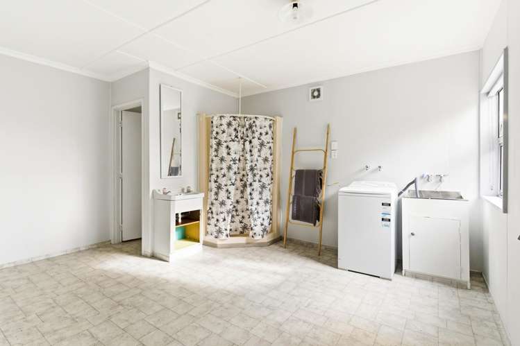 42 Cliffs Road St Clair_21