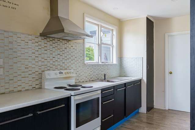 1019 Saint Aubyn Street West Hastings Central_2