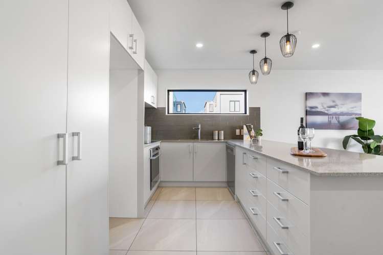 27 Lili Chen Way Mangere Bridge_2