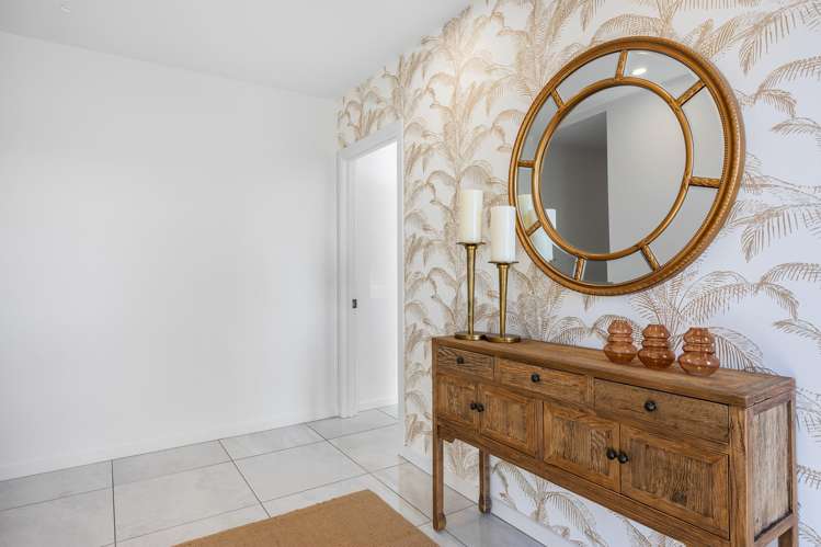 6 Waitikiri Square Parklands_2