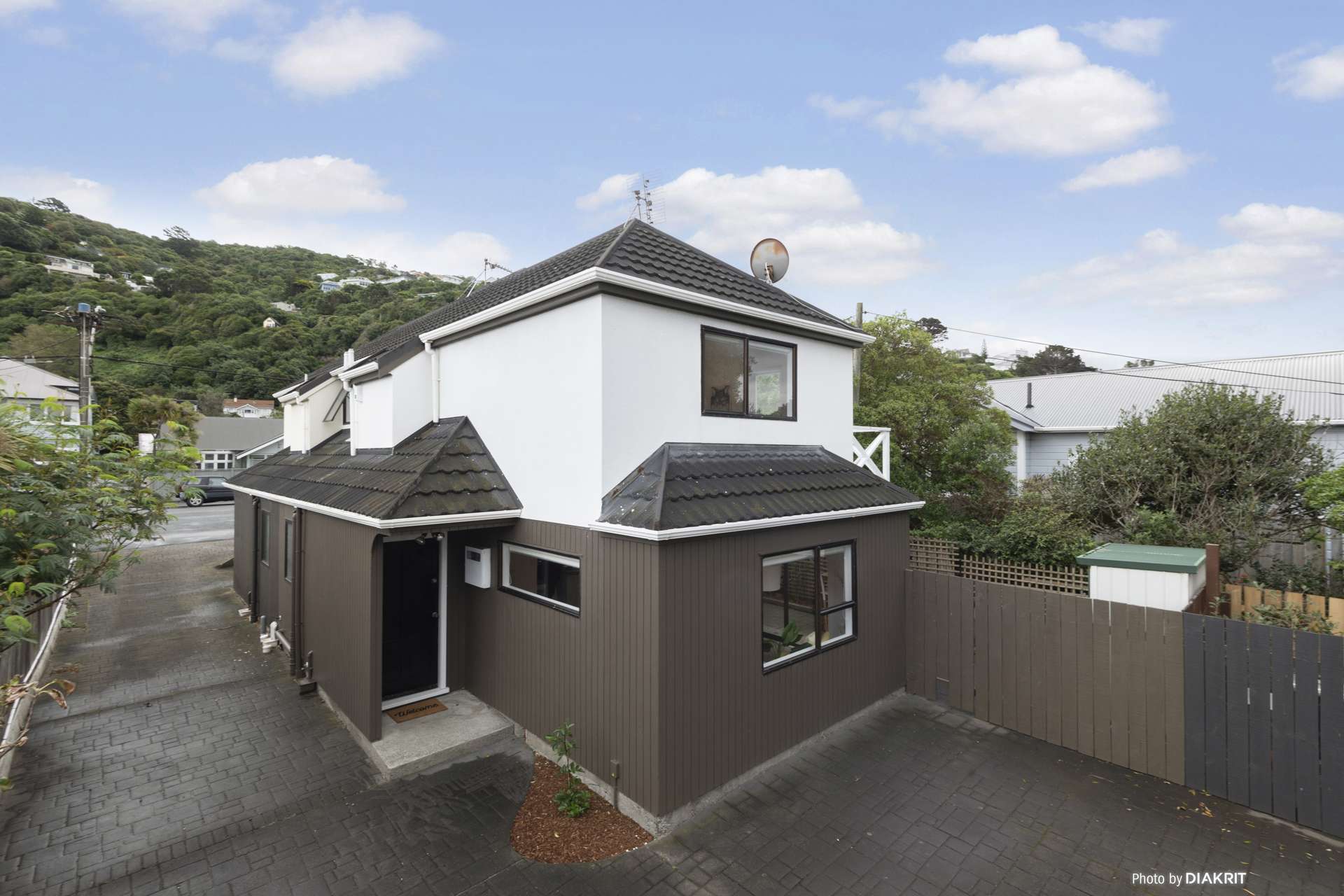 2/163 Queens Drive Lyall Bay_0