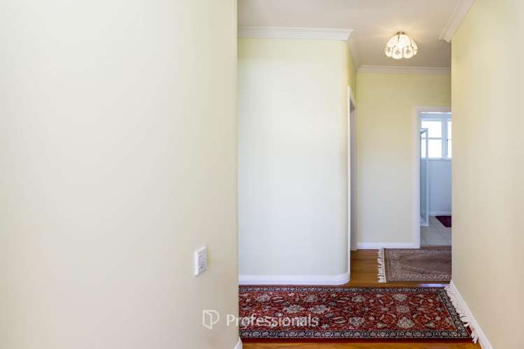 21 Akatarawa Road Brown Owl_11