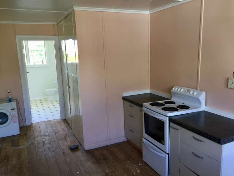 49 Wharf Road Karamea_5