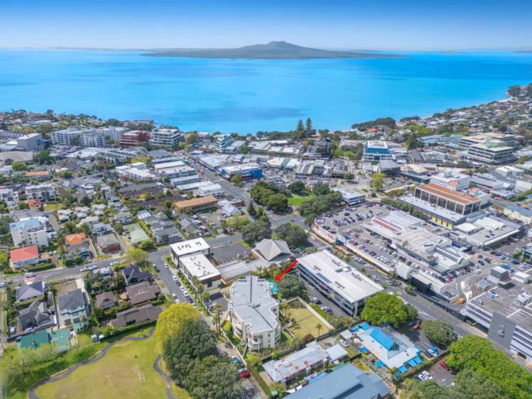 2F/6 Collins Street Takapuna_19