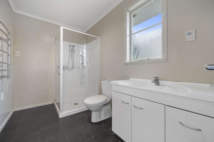 7 Long Melford Road Awapuni_13