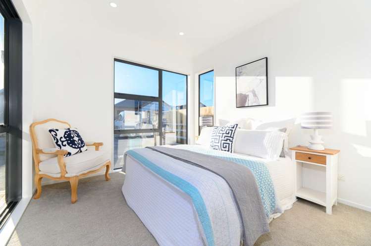 14 Taiororua Avenue Massey_10