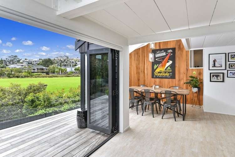 14 Commodore Parry Road Castor Bay_7