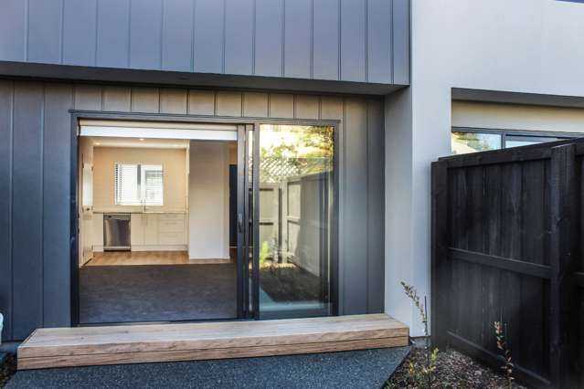 Stylish Brand New Townhouse On The CBD Fringe