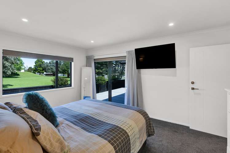 6 Francis Douglas Drive Westown_17