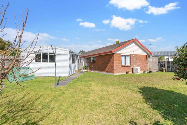 2/12 Miriam Corban Heights Henderson_11