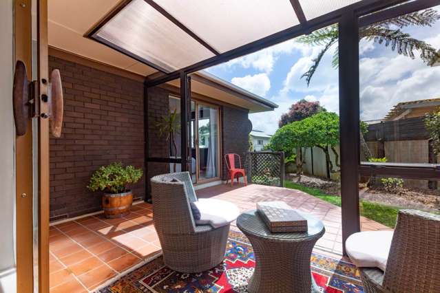 2/127 Golf Road Titirangi_1