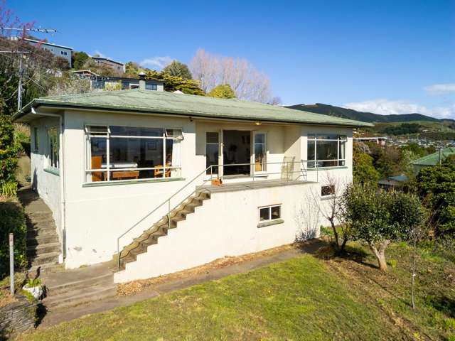 Classic 1950s Kiwi Home on a full Section!