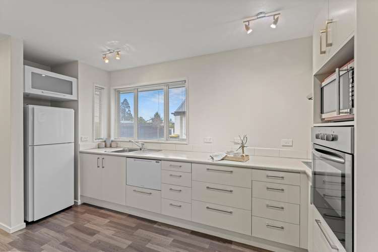 2/22 Victoria Street_5