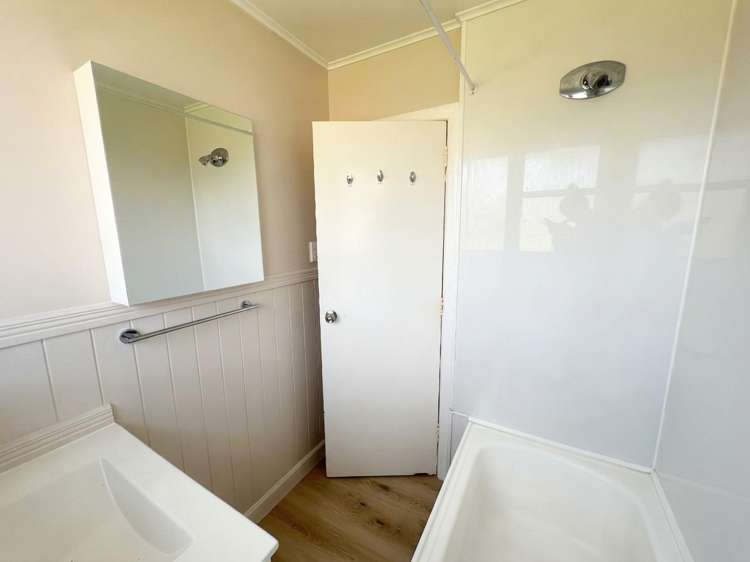 280 Riverhead Road Riverhead_8