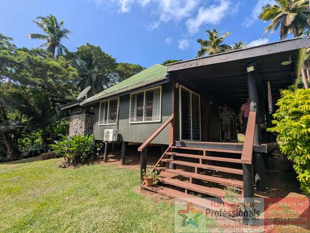 Live, Rent, or Renovate – Flexible Freehold Property in Desirable Matei