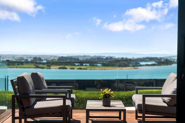 63 Te Awakura Terrace Mount Pleasant_16