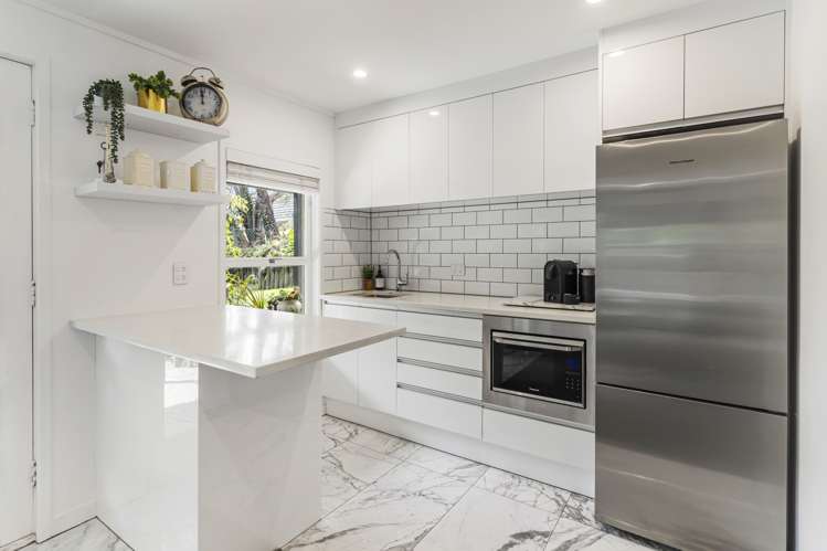 54 Galaxy Drive Mairangi Bay_18