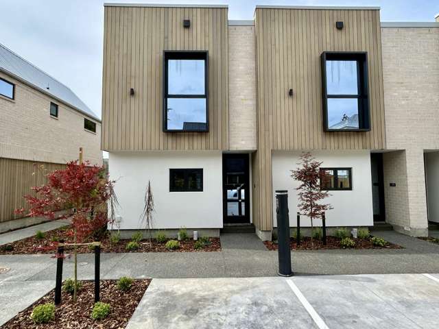 BRAND NEW INNER CITY OASIS