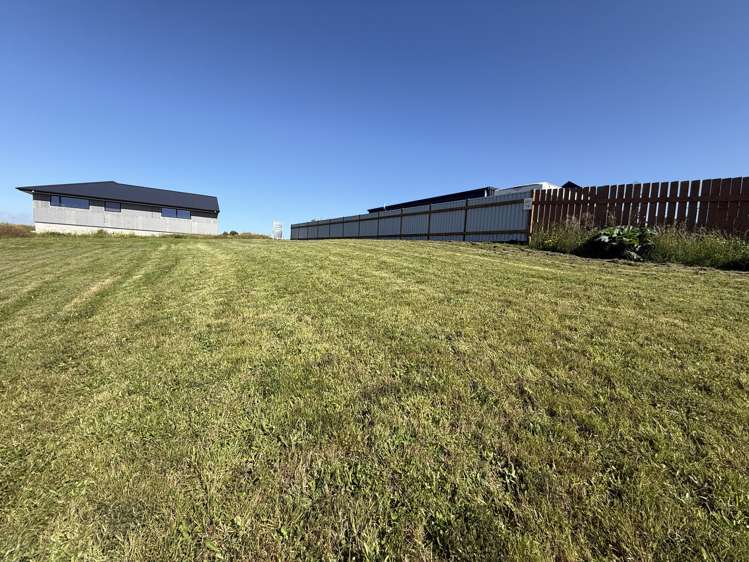 A/11 Monterey Drive_3