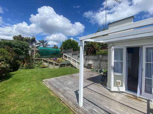 53 Seaview Terrace Mount Albert_2