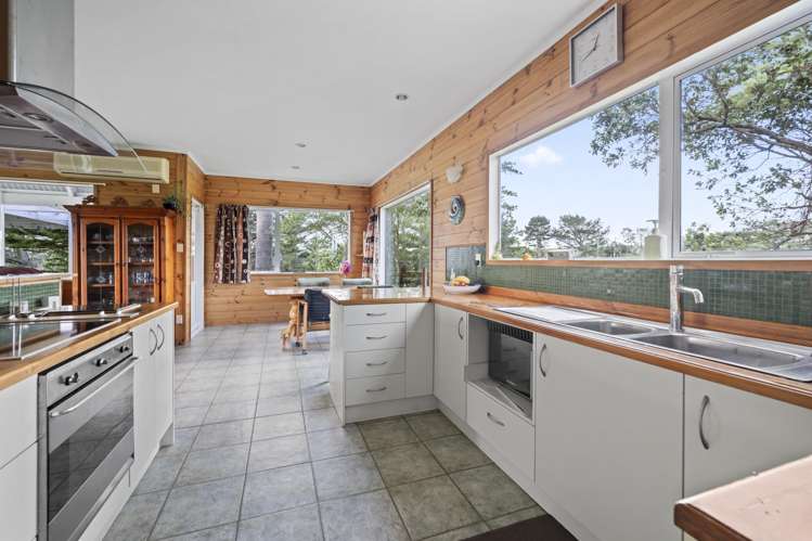 298 Notorious West Road_3