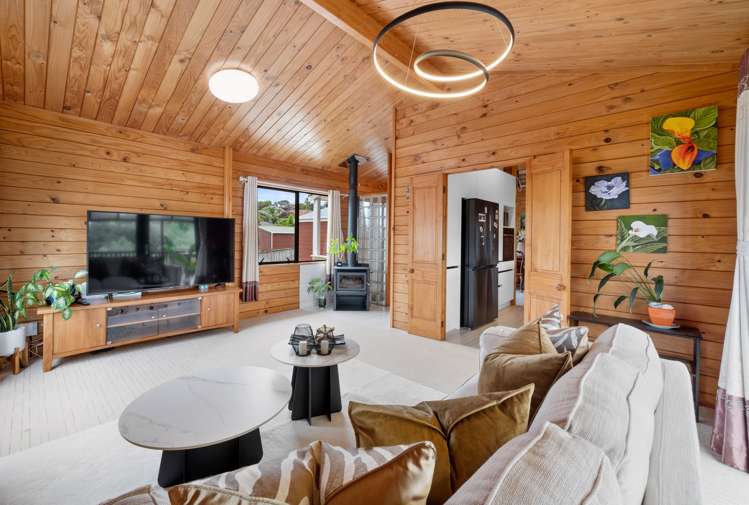 12 Channing Crescent Botany Downs_26