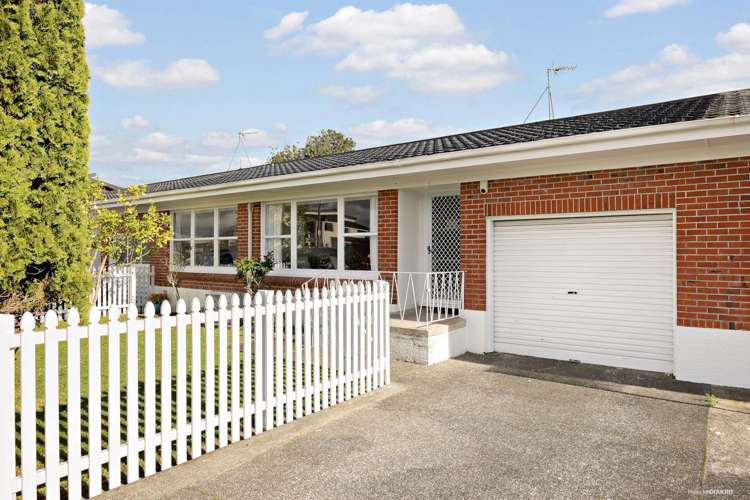 2/129 Wallace Road Papatoetoe_1