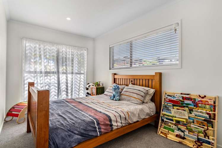 15 Flagstaff Place Massey_24