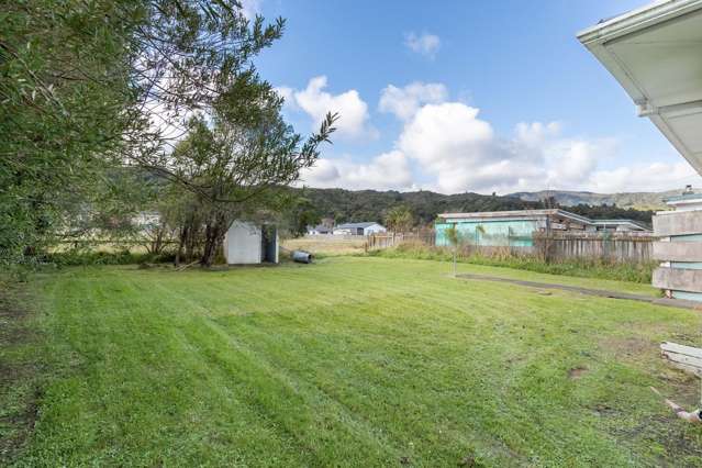 Unlock Potential: Transform This Wainuiomata Gem!