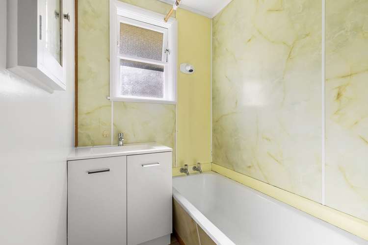 16 Morgan Place Tawa_13