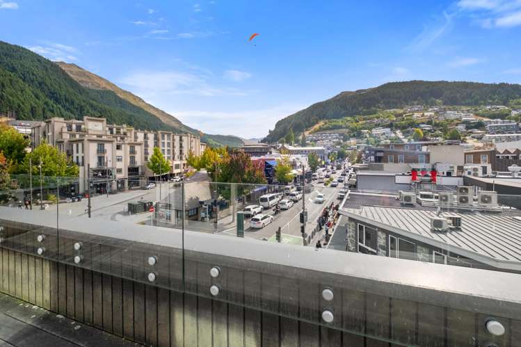 32 Rees Street Queenstown_9